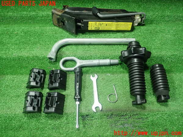 1UPJ-24987805]VW ゴルフ R32(1KBUBF)車載工具 中古_m0001.jpg