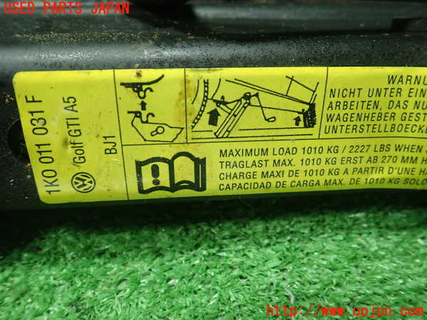 1UPJ-24987805]VW ゴルフ R32(1KBUBF)車載工具 中古_m0002.jpg