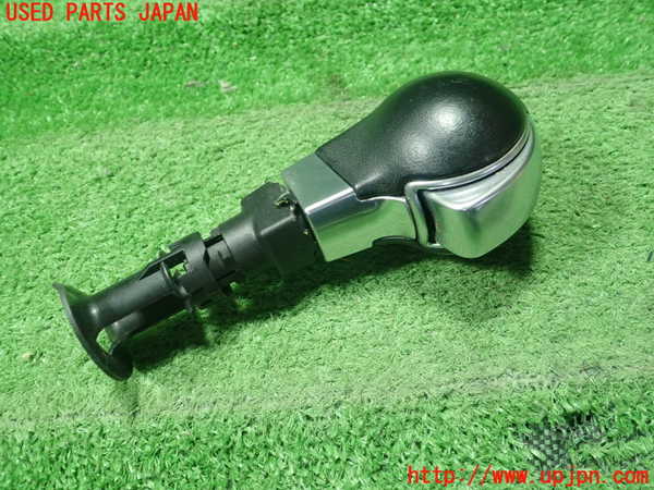 1UPJ-24987570]VW ゴルフ R32(1KBUBF)シフトノブ 中古_m0003.jpg