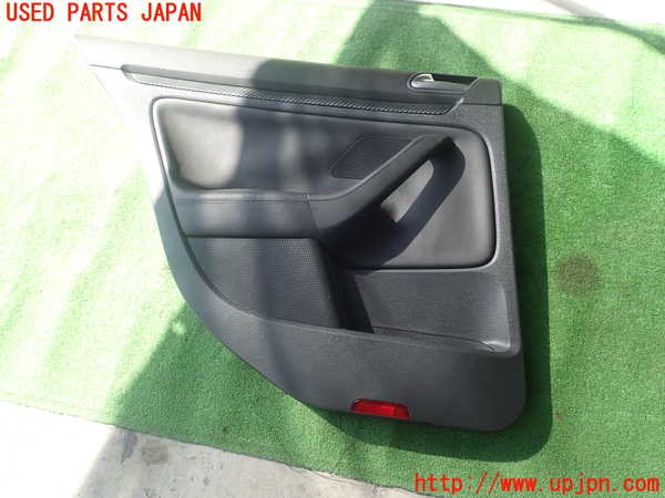 1UPJ-24981324]VW ゴルフ R32(1KBUBF)左後ドア内張り 中古_m0001.jpg