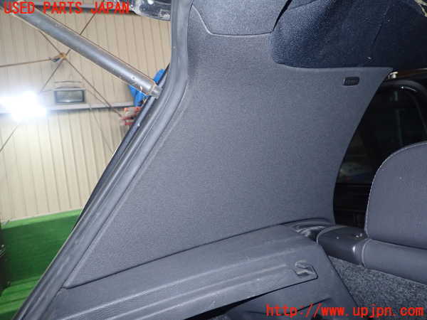 1UPJ-24987680]VW ゴルフ R32(1KBUBF)左リアピラートリム 中古_m0001.jpg