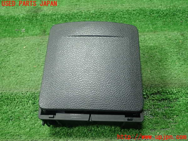 1UPJ-24987810]VW ゴルフ R32(1KBUBF)ドリンクホルダー 中古_m0001.jpg