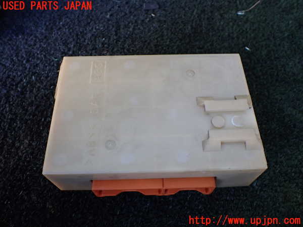 5UPJ-24996147]ハイラックスサーフ(KZN185W)コンピューター2 88650-36070 中古_m0003.jpg