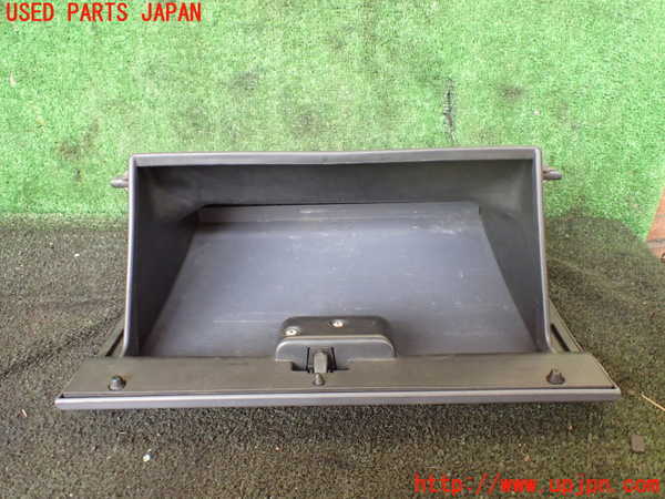 5UPJ-24997516]ハイラックスサーフ(KZN185W)グローブボックス1 中古_m0003.jpg