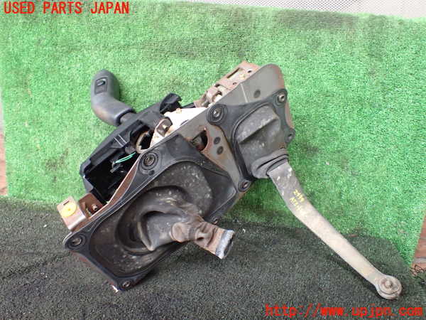 5UPJ-24997555]ハイラックスサーフ(KZN185W)ATシフトレバー 中古_m0004.jpg