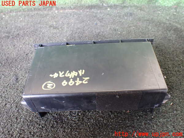 1UPJ-24997842]ハイラックスサーフ(KZN185W)小物入れ2 中古_m0002.jpg