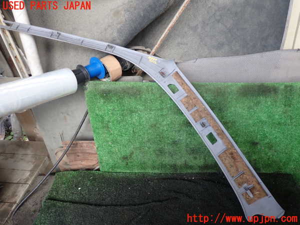 5UPJ-24997655]ハイラックスサーフ(KZN185W)右フロントピラートリム 中古_m0002.jpg