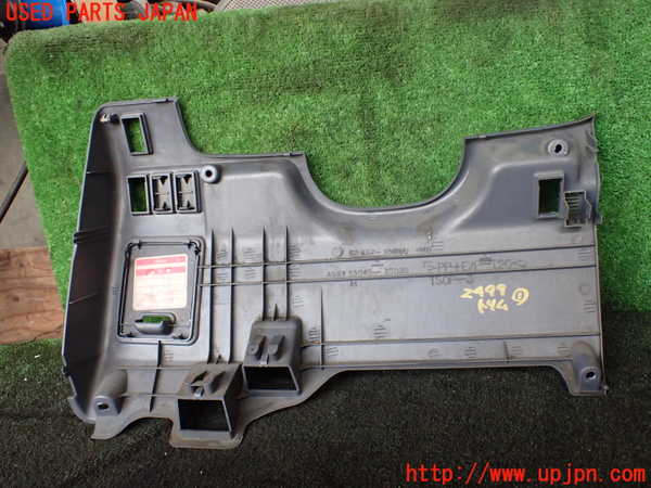 5UPJ-24997691]ハイラックスサーフ(KZN185W)内装トリム類1 中古_m0002.jpg