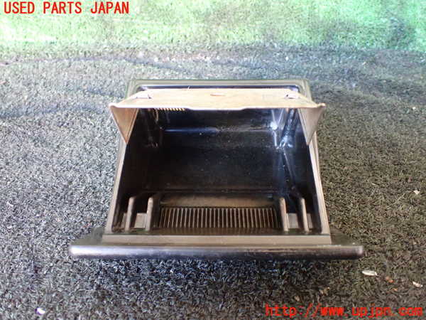 1UPJ-25007821]ハイラックスサーフ(RZN185W)灰皿1 中古_m0001.jpg