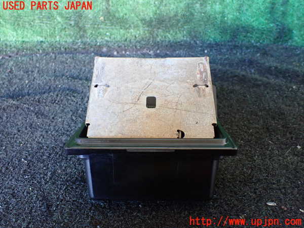 1UPJ-25007821]ハイラックスサーフ(RZN185W)灰皿1 中古_m0003.jpg
