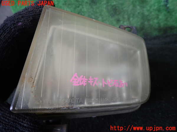 1UPJ-25011182]ハイエースワゴン100系(KZH106W)左フォグ 中古_m0002.jpg