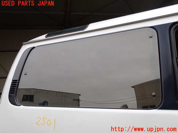 1UPJ-25011380]ハイエースワゴン100系(KZH106W)右クォーターガラス M2A55 中古_m0001.jpg