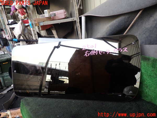 1UPJ-25011370]ハイエースワゴン100系(KZH106W)右サイドセンターガラス M2A55 中古_m0001.jpg
