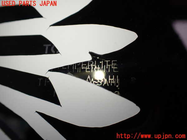 1UPJ-25011382]ハイエースワゴン100系(KZH106W)左クォーターガラス 中古_m0003.jpg