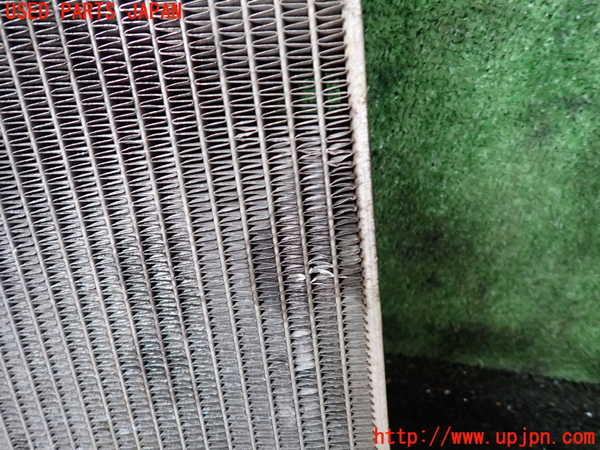1UPJ-25012322]ハイエースワゴン100系(KZH106W)ラジエーター2 (インタークーラー用) 中古_m0002.jpg