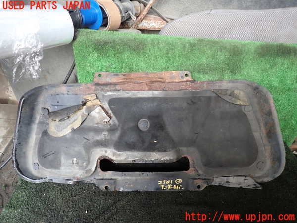 1UPJ-25011723]ハイエースワゴン100系(KZH106W)アンダーカバー3 中古_m0001.jpg