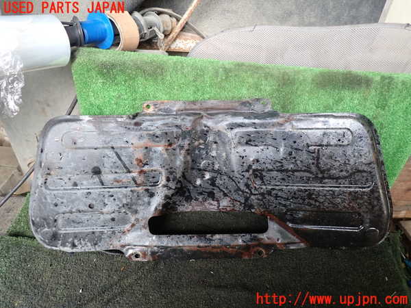 1UPJ-25011723]ハイエースワゴン100系(KZH106W)アンダーカバー3 中古_m0003.jpg