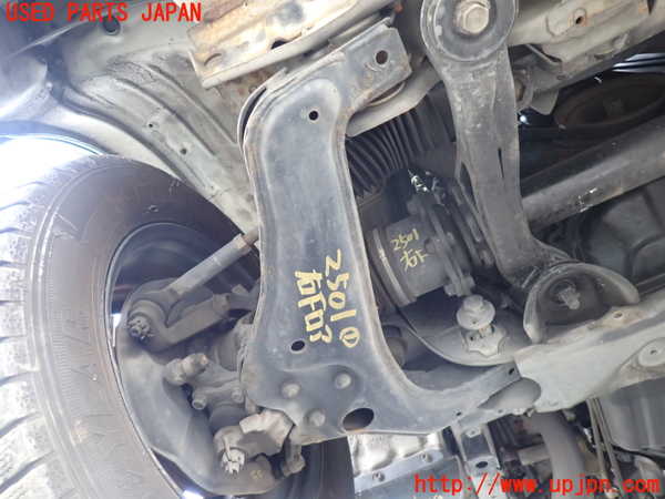 1UPJ-25015176]ハイエースワゴン100系(KZH106W)右フロントロアアーム1 中古_m0001.jpg