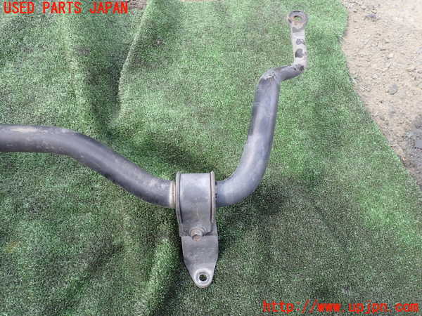 5UPJ-25015440]ハイエースワゴン100系(KZH106W)フロントスタビライザー 中古_m0002.jpg