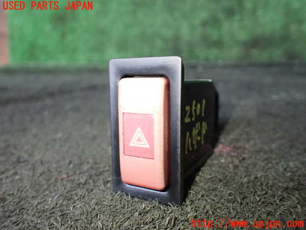 1UPJ-25016290]ハイエースワゴン100系(KZH106W)ハザードスイッチ 中古_m0001.jpg