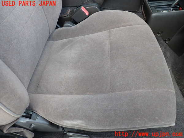 1UPJ-25017035]ハイエースワゴン100系(KZH106W)運転席シート 中古_m0003.jpg