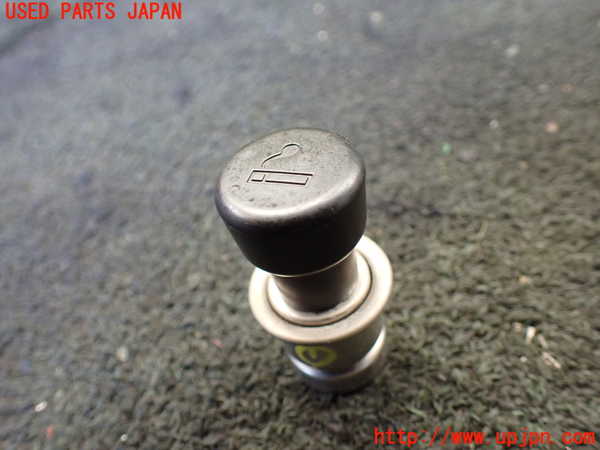 1UPJ-25017815]ハイエースワゴン100系(KZH106W)シガライター 中古_m0001.jpg