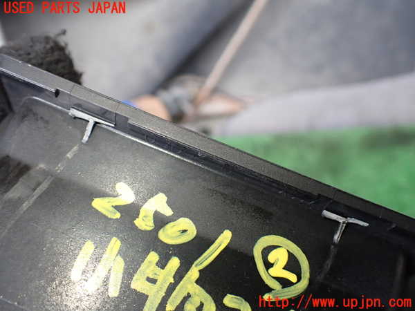 1UPJ-25017842]ハイエースワゴン100系(KZH106W)小物入れ2 中古_m0003.jpg