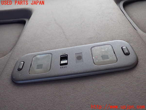 1UPJ-25016414]ハイエースワゴン100系(KZH106W)ルームランプ4 (３列目) 中古_m0001.jpg