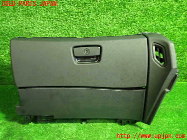 1UPJ-25027516]BMW Z4(LM25 E89)グローブボックス1 中古_m0001.jpg