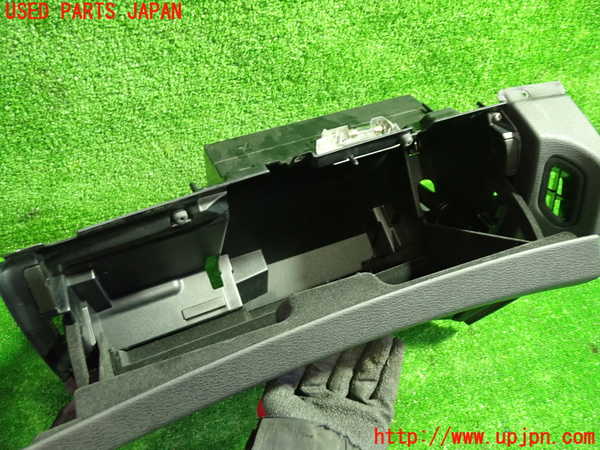 1UPJ-25027516]BMW Z4(LM25 E89)グローブボックス1 中古_m0002.jpg