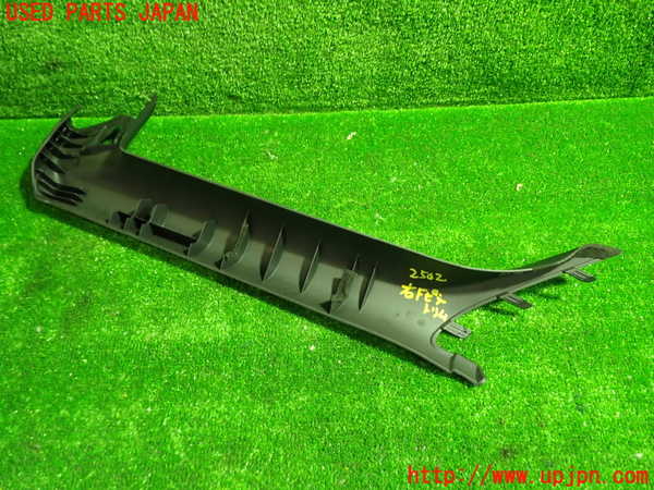 1UPJ-25027655]BMW Z4(LM25 E89)右フロントピラートリム 中古_m0003.jpg