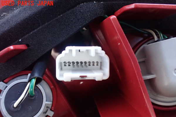 2UPJ-25031536]クラウン マジェスタ(URS206)左テールランプ 中古_m0004.jpg