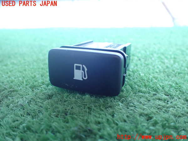 2UPJ-25036308]クラウン マジェスタ(URS206)スイッチ3 (リッドオープナー 給油口) 中古_m0001.jpg