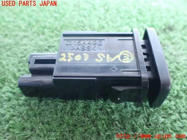 2UPJ-25036308]クラウン マジェスタ(URS206)スイッチ3 (リッドオープナー 給油口) 中古_m0002.jpg