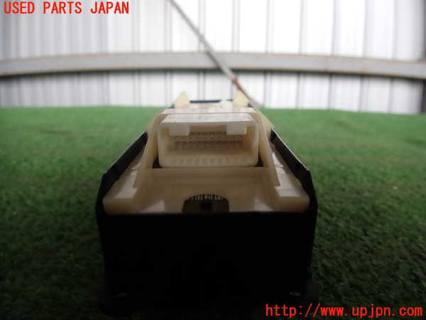 2UPJ-25036240]クラウン マジェスタ(URS206)右前パワーウィンドウスイッチ 中古_m0004.jpg