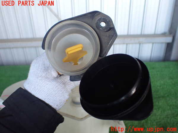 2UPJ-25036791]クラウン マジェスタ(URS206)ウォッシャータンク1 中古_m0005.jpg