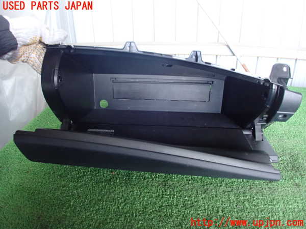 2UPJ-25037516]クラウン マジェスタ(URS206)グローブボックス1 中古_m0001.jpg