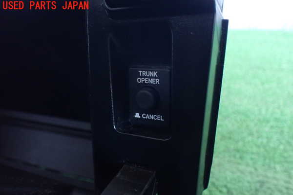 2UPJ-25037516]クラウン マジェスタ(URS206)グローブボックス1 中古_m0004.jpg