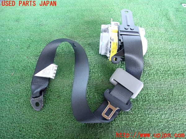 2UPJ-25037185]クラウン マジェスタ(URS206)左2列目シートベルト 中古_m0001.jpg