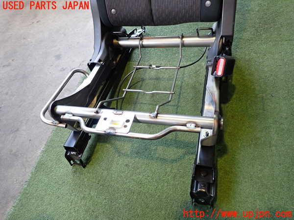 2UPJ-25047145]エクリプスクロス PHEV(GL3W)右2列目シート 【ジャンク品】 中古_m0003.jpg