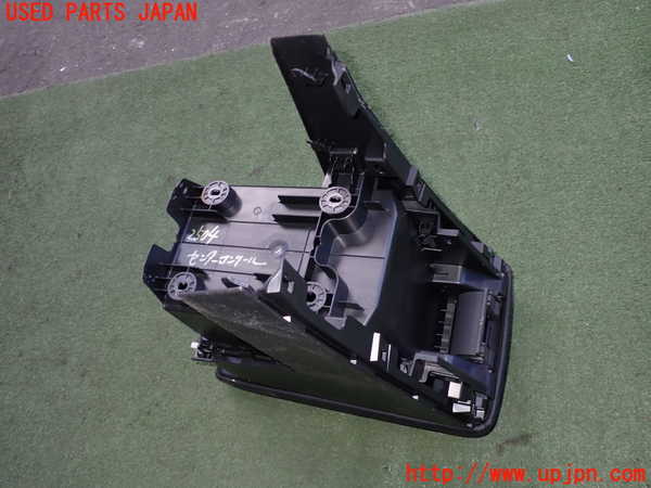 2UPJ-25047540]エクリプスクロス PHEV(GL3W)センターコンソール 中古_m0002.jpg