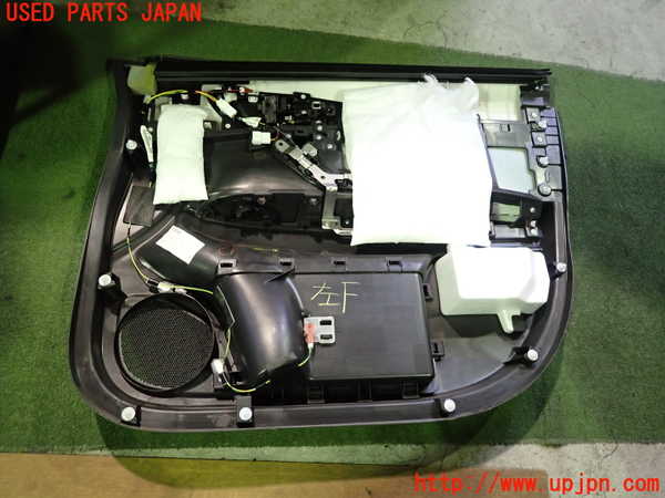 2UPJ-25041264]エクリプスクロス PHEV(GL3W)左前ドア内張り 中古_m0004.jpg