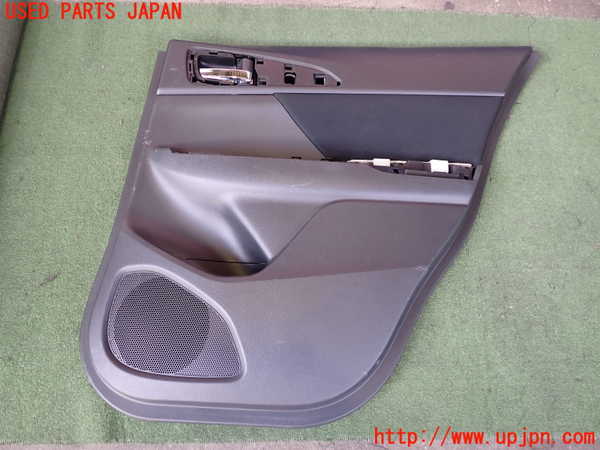 2UPJ-25041294]エクリプスクロス PHEV(GL3W)右後ドア内張り 中古_m0001.jpg