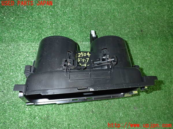 2UPJ-25047810]エクリプスクロス PHEV(GL3W)ドリンクホルダー 中古_m0002.jpg