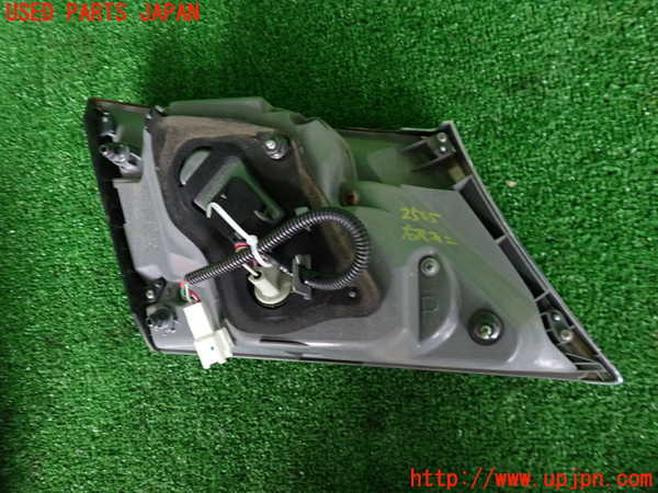 2UPJ-25051550]クラウン アスリート(GRS210)右リアフィニッシャー 中古_m0002.jpg