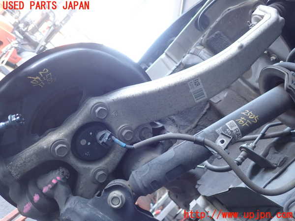 2UPJ-25054290]クラウン アスリート(GRS210)右フロントナックルハブ 中古_m0001.jpg
