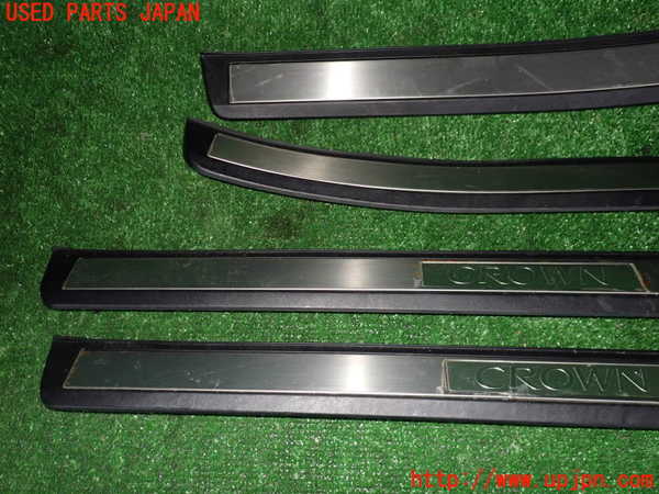 2UPJ-25057740]クラウン アスリート(GRS210)スカッフプレート 中古_m0003.jpg