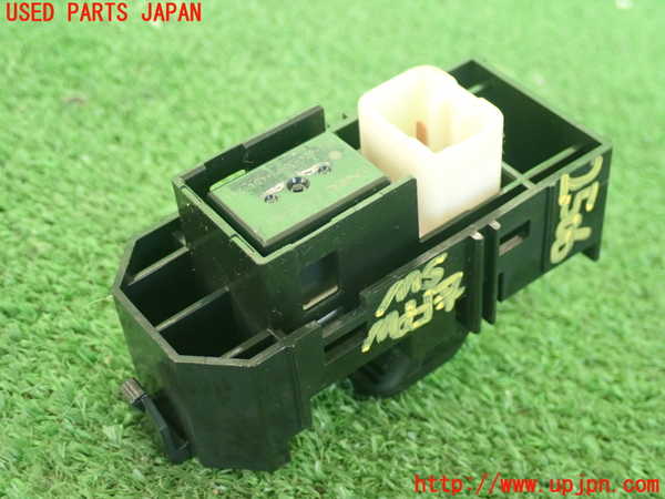 2UPJ-25066245]アルテッツァ(GXE10)左前パワーウィンドウスイッチ 中古_m0002.jpg