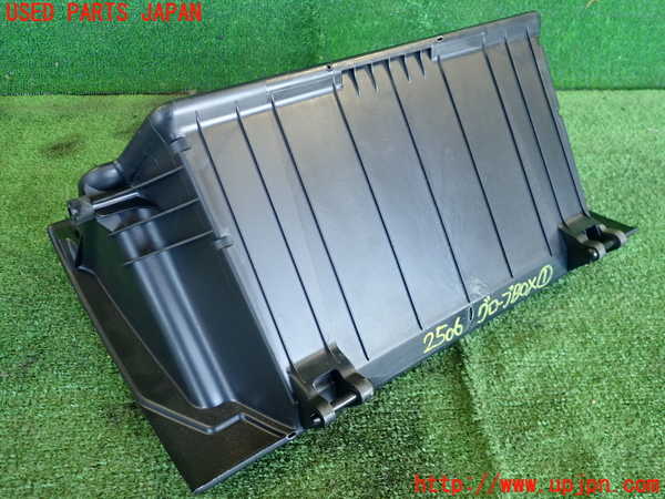 2UPJ-25067516]アルテッツァ(GXE10)グローブボックス1 中古_m0003.jpg