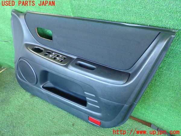 2UPJ-25061234]アルテッツァ(GXE10)右前ドア内張り 中古_m0002.jpg